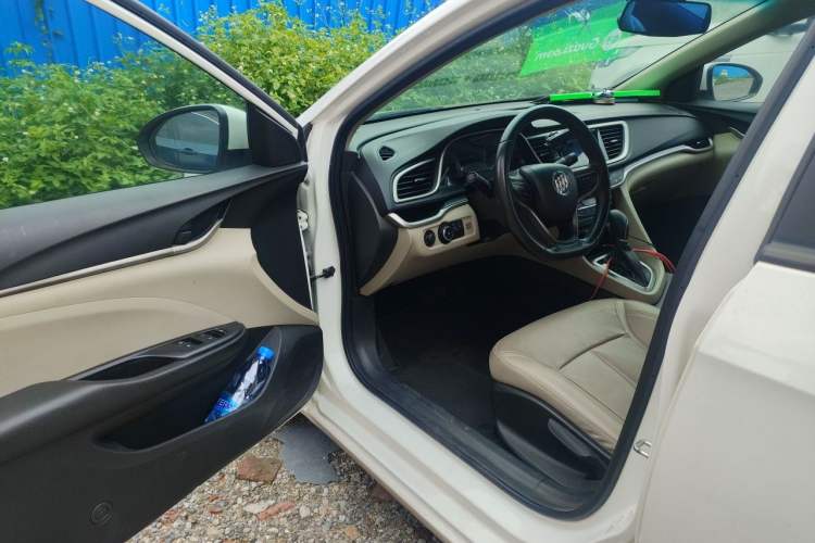 Used Buick GT 2019 15T Dual-Clutch Connected Elite Version China V Standard Driver Seat