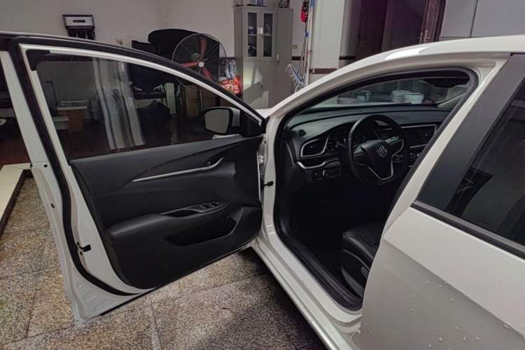 Used Buick GT 2019 18T Automatic Connected Elite Model China VI Standard Driver Seat