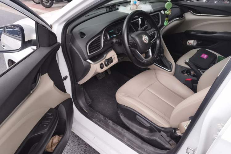 Used Buick GT 2019 15T Dual-Clutch Connected Elite Version China V Standard Driver Seat