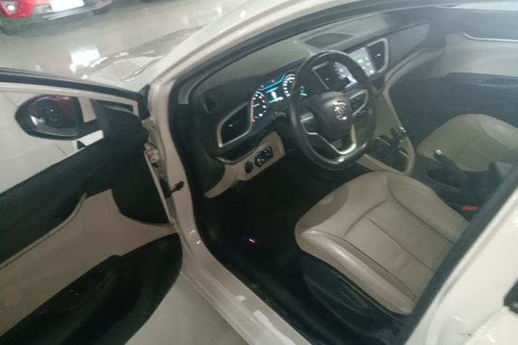 Used Buick GT 2019 15T Manual Elite Version China VI Standard Driver Seat