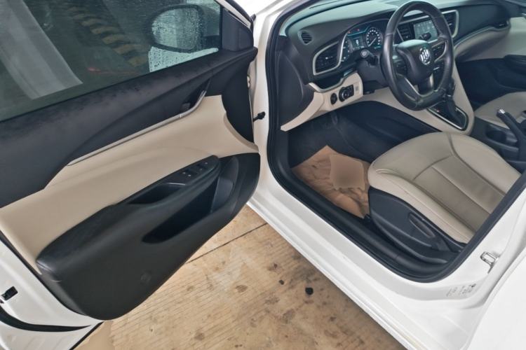 Used Buick GT 2019 15T Dual-Clutch Connected Elite Version China V Standard Driver Seat