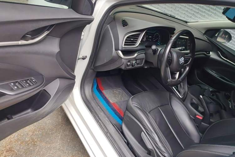 Used Buick GT 2019 18T Automatic Connected Elite Model China VI Standard Driver Seat