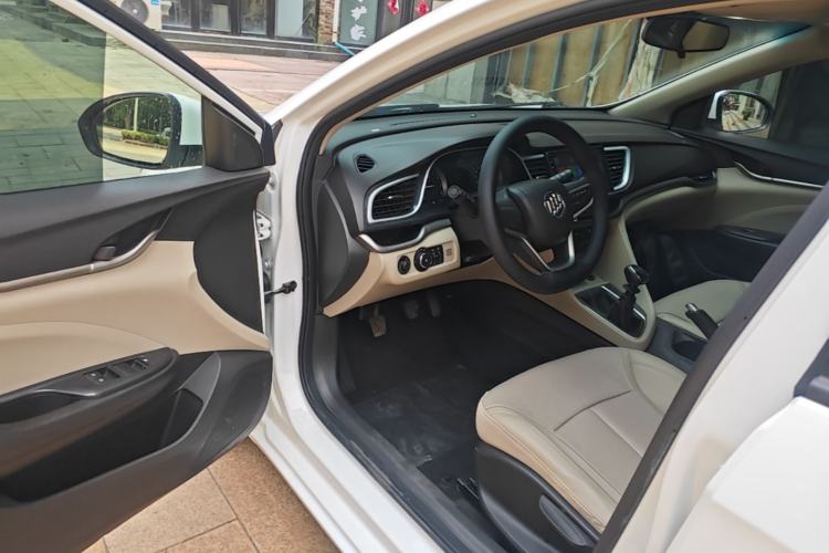 Used Buick GT 2019 15T Manual Elite Version China VI Standard Driver Seat