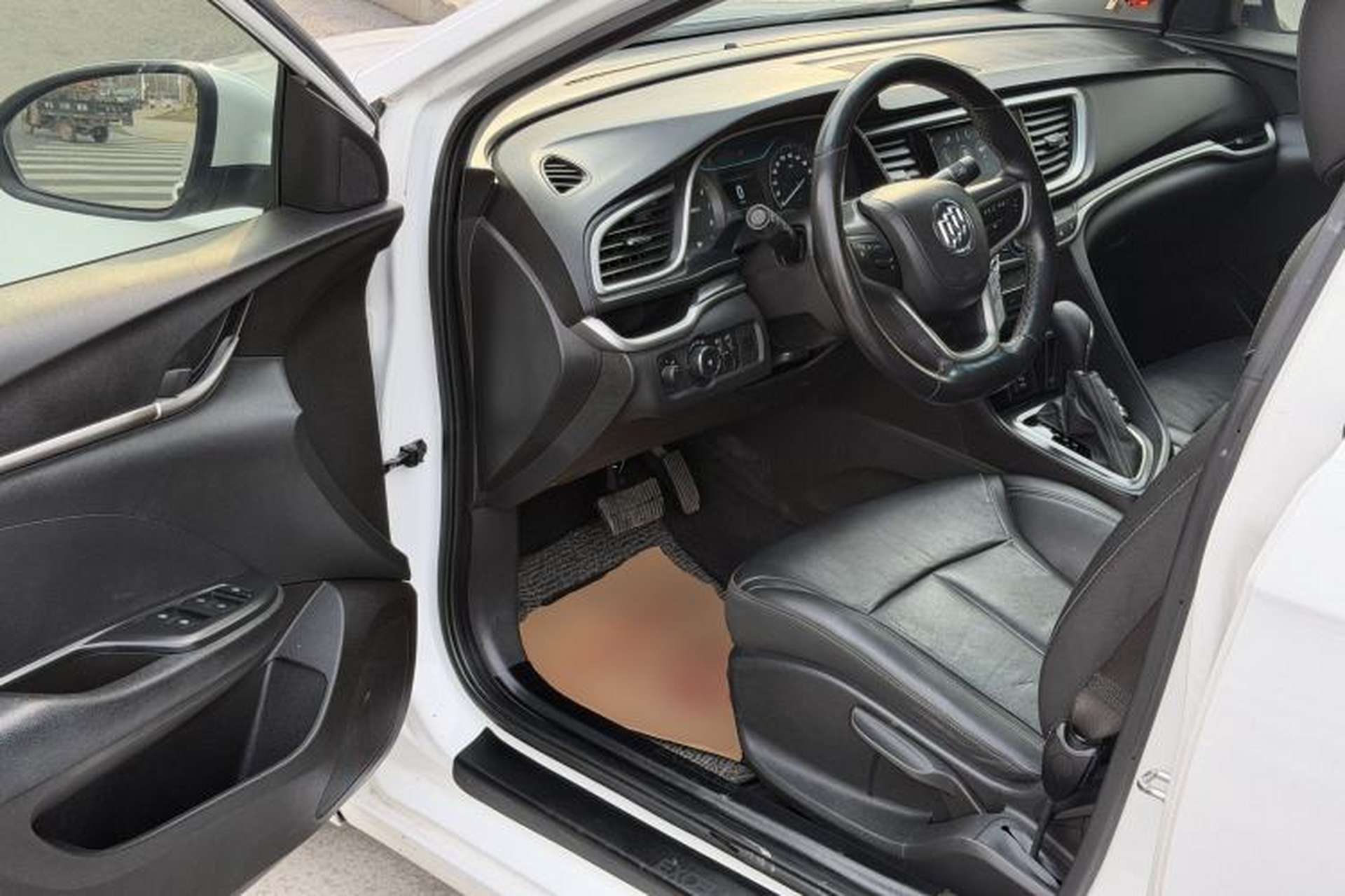 Used Buick GT 2019 18T Automatic Connected Elite Model China VI Standard Driver Seat
