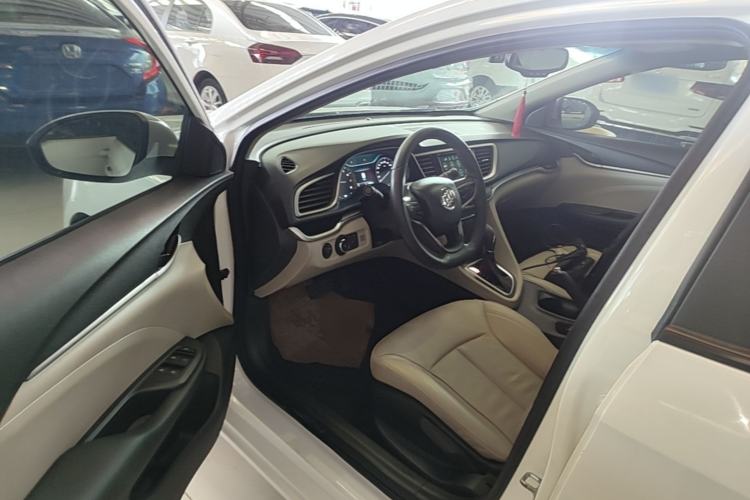 Used Buick GT 2019 15T Dual-Clutch Connected Elite Version China V Standard Driver Seat