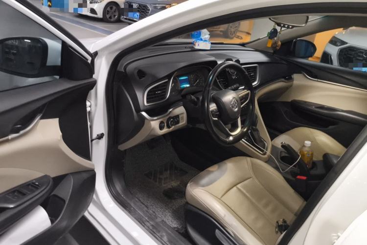 Used Buick GT 2019 15T Dual-Clutch Connected Elite Version China V Standard Driver Seat