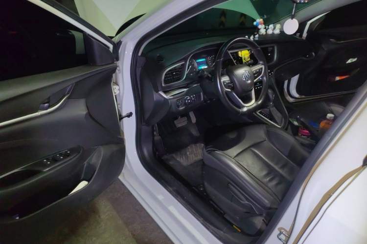 Used Buick GT 2019 18T Automatic Connected Elite Model China VI Standard Driver Seat