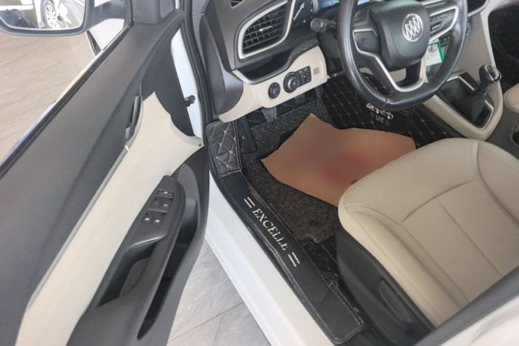 Used Buick GT 2019 15T Manual Elite Version China VI Standard Driver Seat