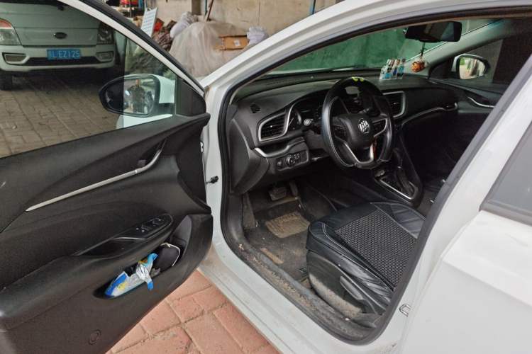 Used Buick GT 2019 18T Automatic Connected Elite Model China VI Standard Driver Seat