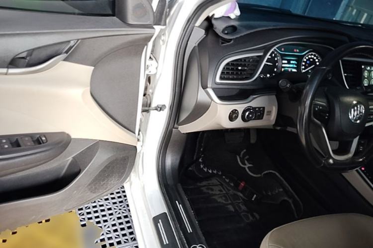 Used Buick GT 2019 15T Dual-Clutch Connected Elite Version China V Standard Driver Seat