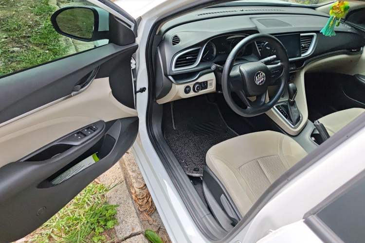 Used Buick GT 2019 15T Dual-Clutch Advanced Version China VI Standard Driver Seat