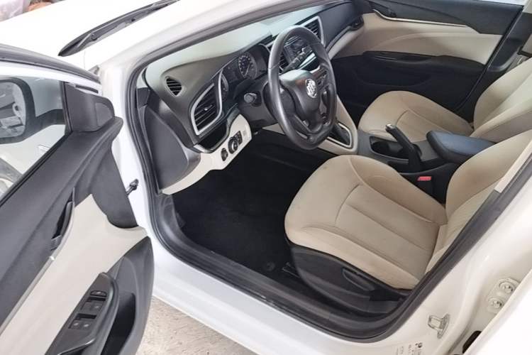 Used Buick GT 2019 15T Dual-Clutch Advanced Version China VI Standard Driver Seat