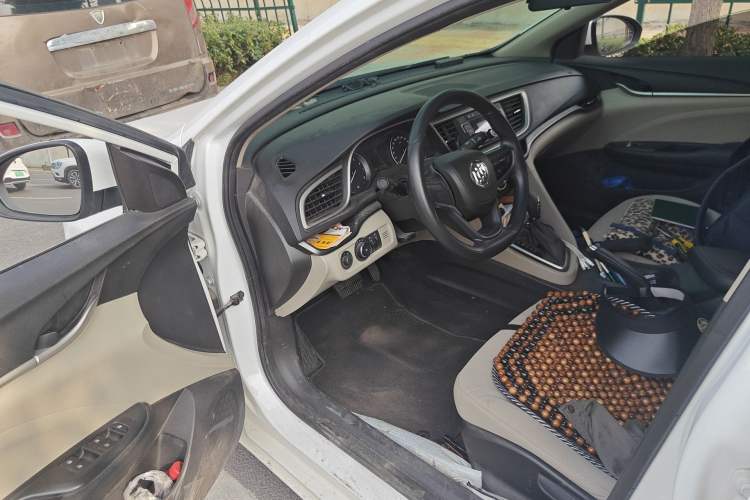 Used Buick GT 2019 15T Dual-Clutch Advanced Version China VI Standard Driver Seat