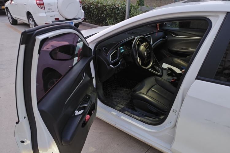 Used Buick GT 2019 18T Automatic Connected Elite Model China VI Standard Driver Seat