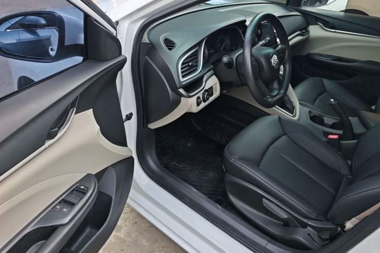 Used Buick GT 2019 15T Dual-Clutch Advanced Version China VI Standard Driver Seat