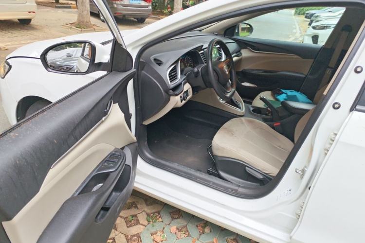Used Buick GT 2019 15T Dual-Clutch Advanced Version China VI Standard Driver Seat