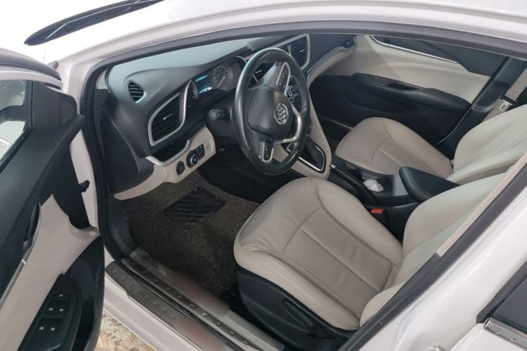 Used Buick GT 2019 15T Dual-Clutch Connected Elite Version China V Standard Driver Seat