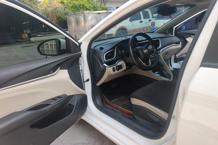 Used Buick GT 2019 15T Dual-Clutch Connected Elite Model China VI Driver Seat
