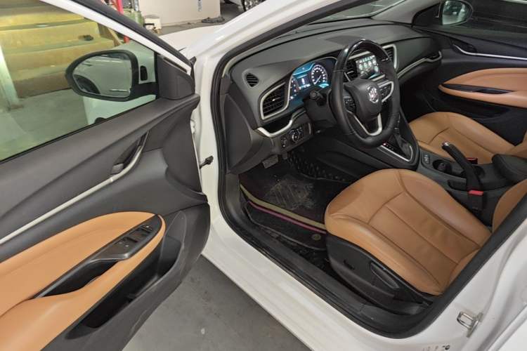 Used Buick GT 2019 18T Automatic Connected Flagship Version China VI Standard Driver Seat