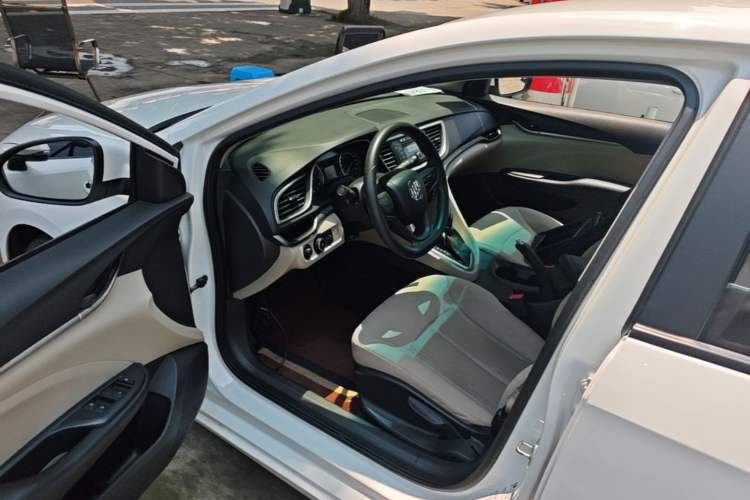 Used Buick GT 2019 15T Dual-Clutch Advanced Version China VI Standard Driver Seat