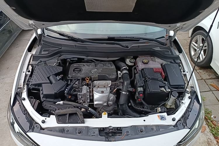 Used Buick GT 2019 18T Automatic Connected Elite Model China VI Standard Engine Bay