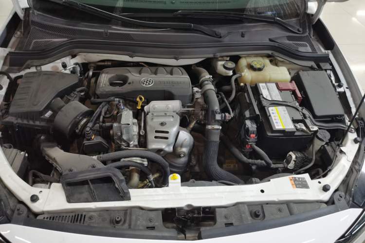 Used Buick GT 2019 15T Dual-Clutch Connected Elite Model China VI Engine Bay