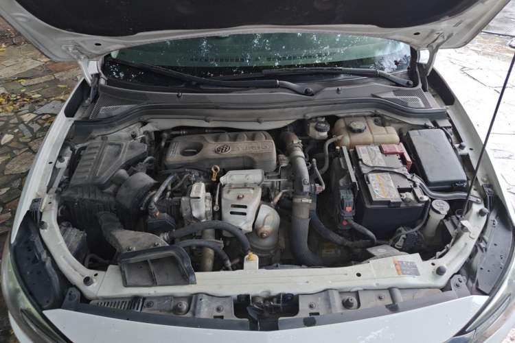Used Buick GT 2019 15T Dual-Clutch Connected Elite Model China VI Engine Bay