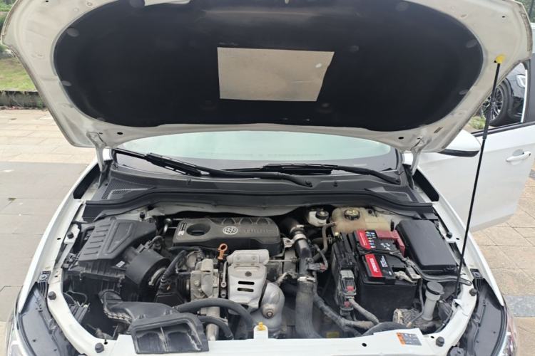 Used Buick GT 2019 15T Dual-Clutch Advanced Version China VI Standard Engine Bay