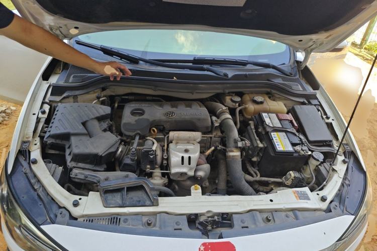 Used Buick GT 2019 18T Automatic Connected Flagship Version China VI Standard Engine Bay