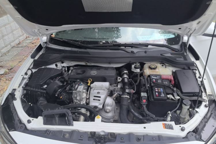 Used Buick GT 2019 15T Manual Elite Version China VI Standard Engine Bay
