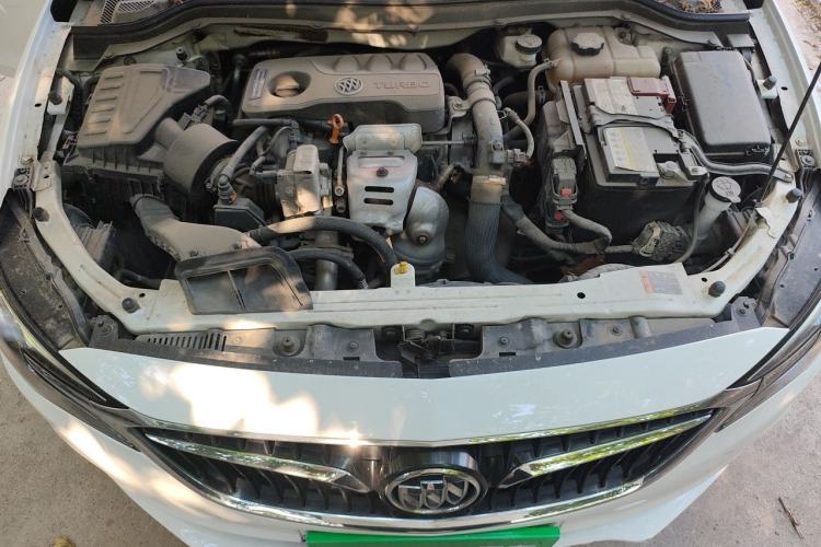Used Buick GT 2019 15T Manual Elite Version China VI Standard Engine Bay
