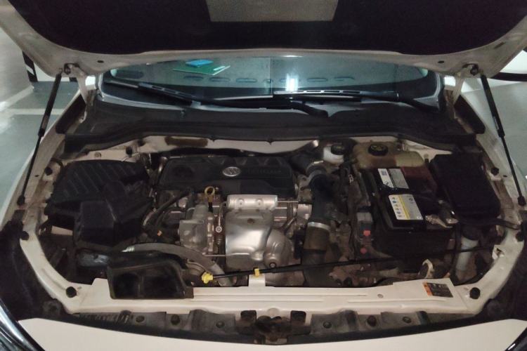 Used Buick GT 2019 18T Automatic Connected Flagship Version China VI Standard Engine Bay