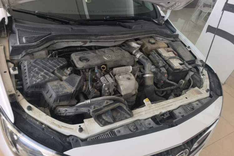 Used Buick GT 2019 18T Automatic Connected Elite Model China VI Standard Engine Bay