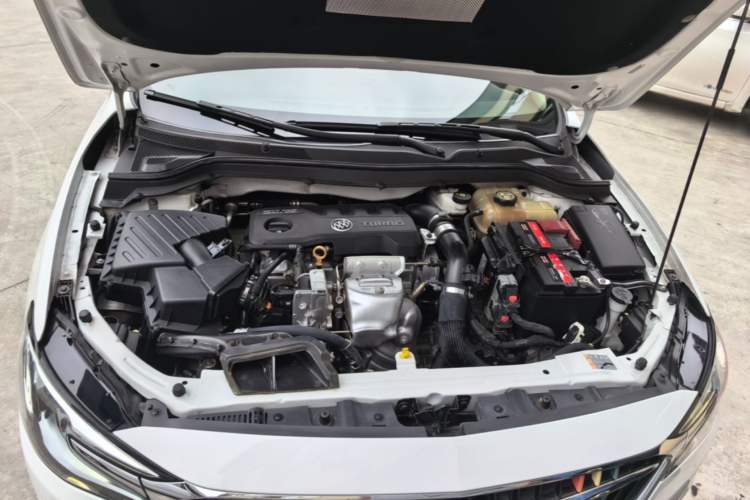 Used Buick GT 2019 18T Automatic Connected Elite Model China VI Standard Engine Bay