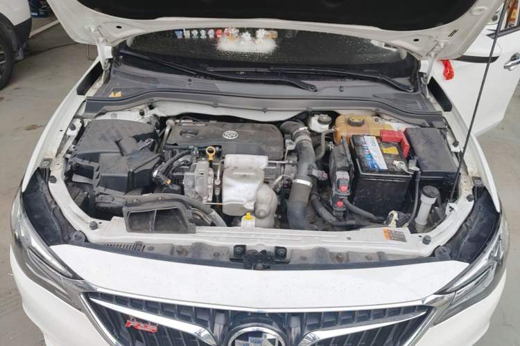 Used Buick GT 2019 18T Automatic Connected Elite Model China VI Standard Engine Bay