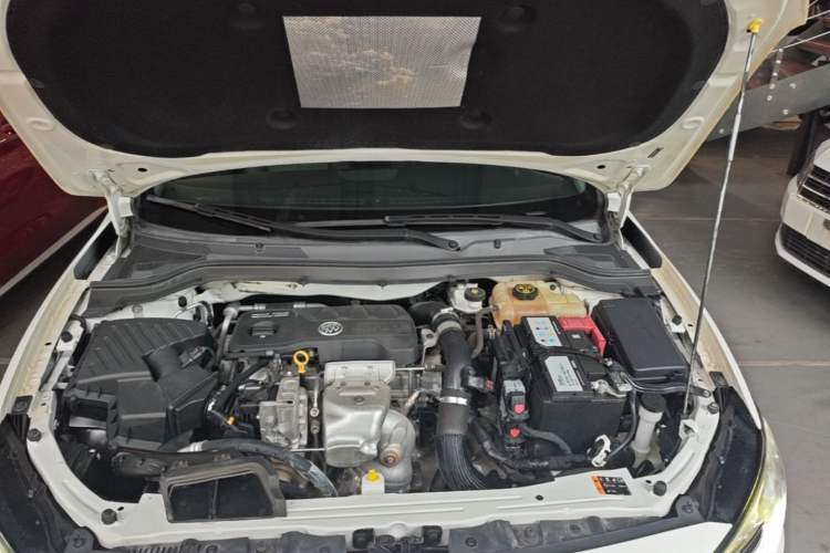 Used Buick GT 2019 18T Automatic Connected Elite Model China VI Standard Engine Bay