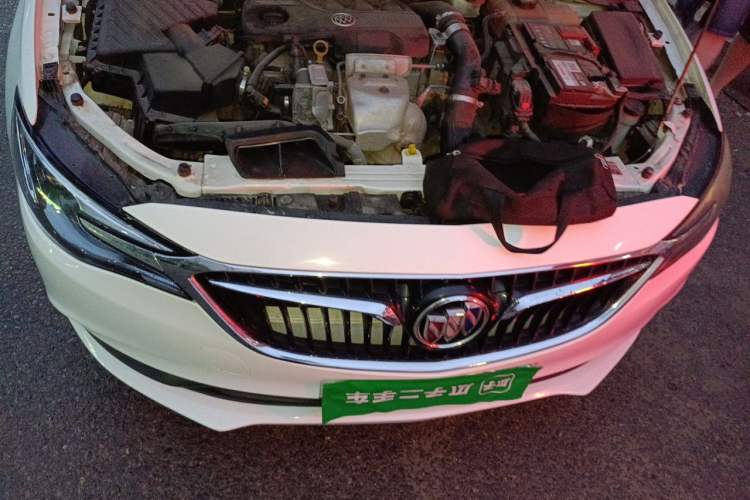 Used Buick GT 2019 18T Automatic Connected Elite Model China VI Standard Engine Bay