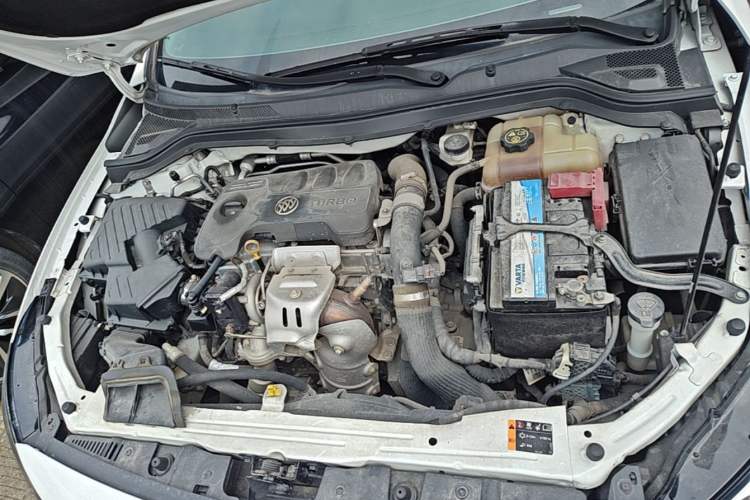 Used Buick GT 2019 18T Automatic Connected Flagship Version China V Standard Engine Bay