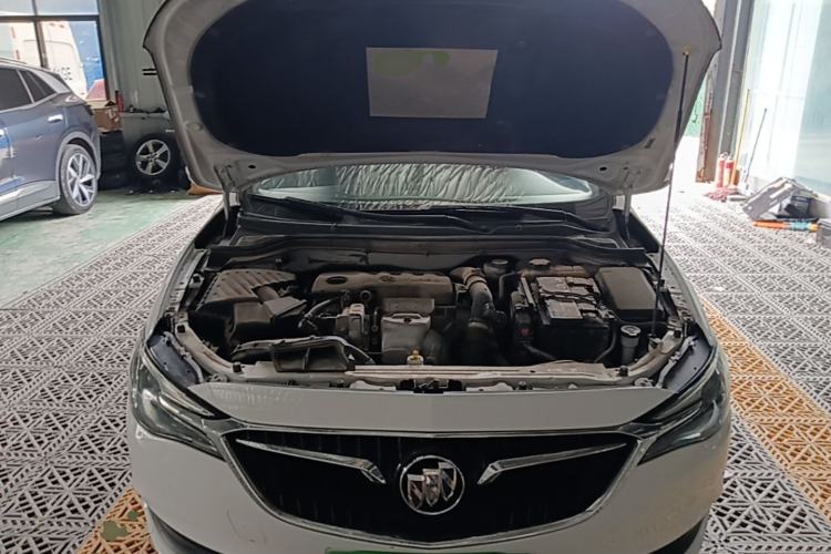Used Buick GT 2019 18T Automatic Connected Elite Model China VI Standard Engine Bay