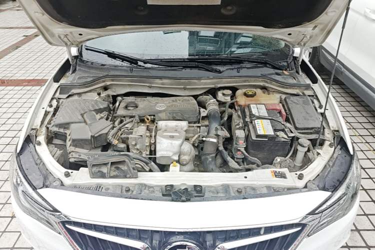 Used Buick GT 2019 18T Automatic Connected Elite Model China VI Standard Engine Bay