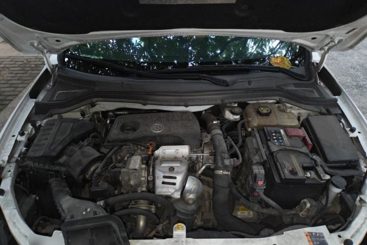 Used Buick GT 2019 15T Dual-Clutch Advanced Version China VI Standard Engine Bay
