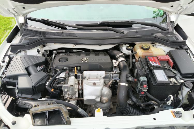 Used Buick GT 2019 18T Automatic Connected Elite Model China VI Standard Engine Bay