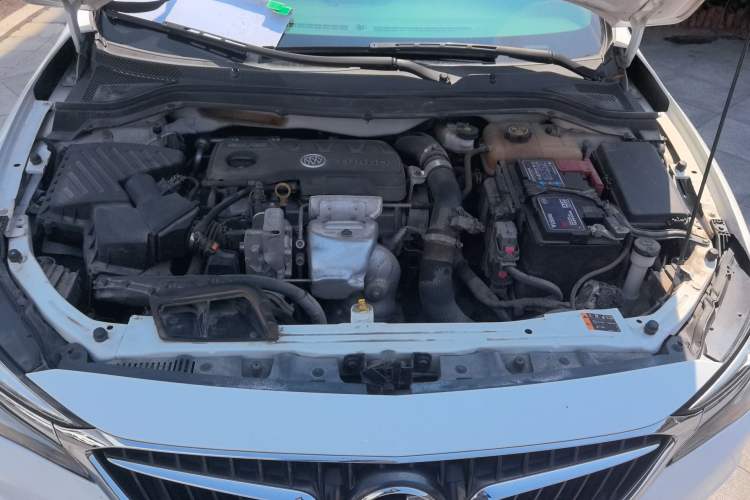 Used Buick GT 2019 18T Automatic Connected Flagship Version China VI Standard Engine Bay