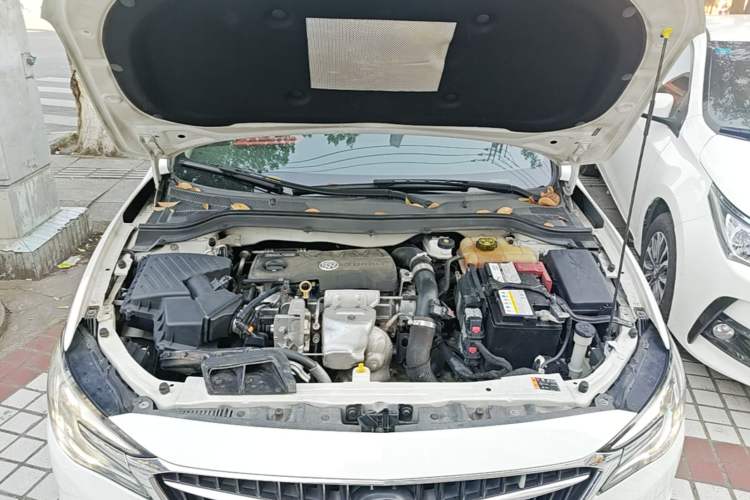 Used Buick GT 2019 18T Automatic Connected Elite Model China VI Standard Engine Bay