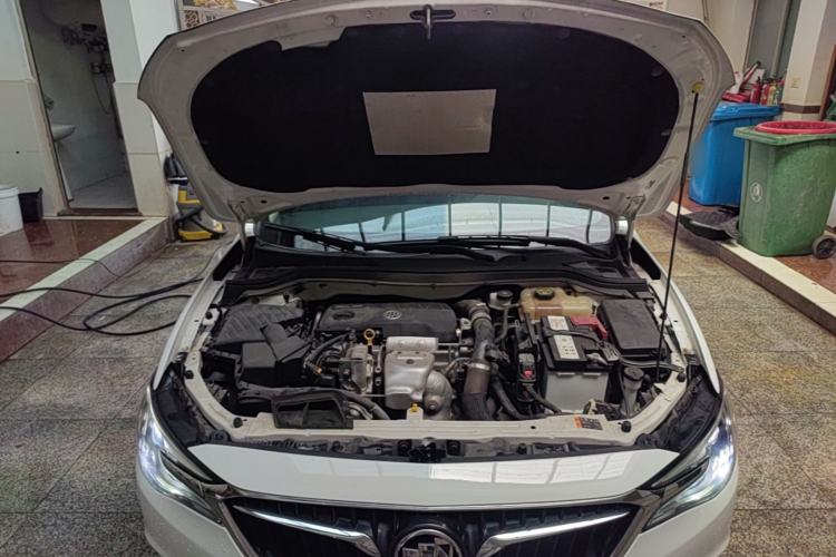 Used Buick GT 2019 18T Automatic Connected Elite Model China VI Standard Engine Bay