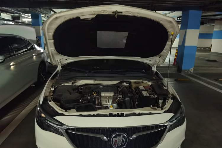 Used Buick GT 2019 18T Automatic Connected Flagship Version China VI Standard Engine Bay
