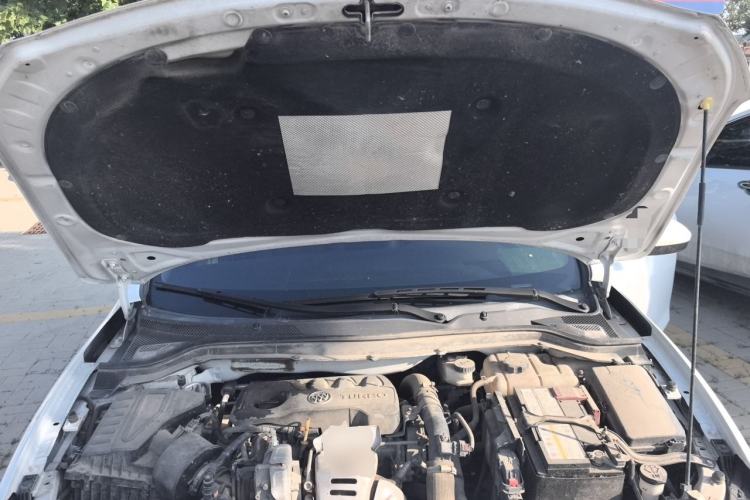 Used Buick GT 2019 15T Dual-Clutch Advanced Version China VI Standard Engine Bay