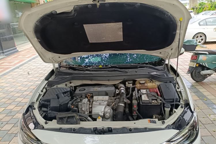 Used Buick GT 2019 18T Automatic Connected Elite Model China VI Standard Engine Bay