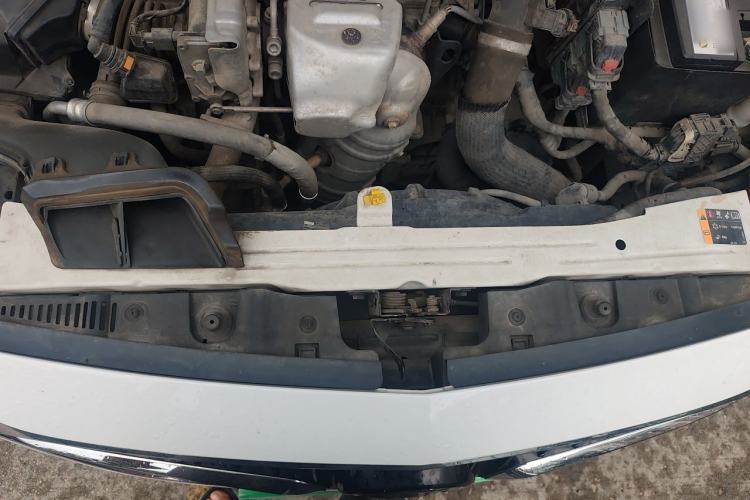 Used Buick GT 2019 18T Automatic Connected Elite Model China VI Standard Engine Bay