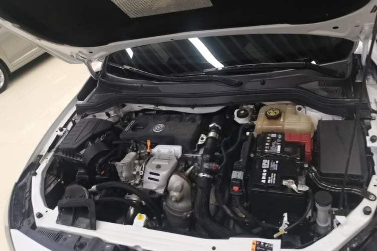 Used Buick GT 2019 15T Dual-Clutch Connected Elite Model China VI Engine Bay